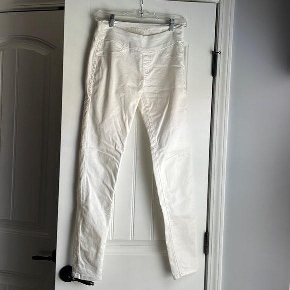 Rubberband Stretch Denim - Rubberband Stretch pull on White Jeans